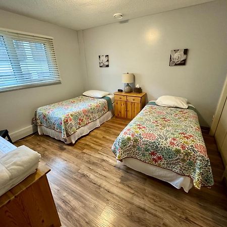 Laura'S Lodge Саскатун Экстерьер фото
